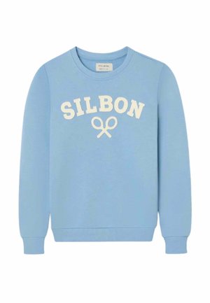 Sudadera azul claro con cuello redondo y mangas largas, con el texto "SILBON" y un gráfico de palos entrelazados cruzados en blanco en el pecho.