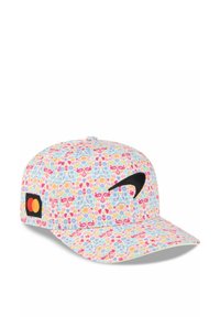 Cap mit floralem Muster in Pastellfarben, versehen mit einem schwarzen Logo auf der Vorderseite und einem Logo-Patch an der Seite. Weicher Stoff mit strukturiertem Schirm.