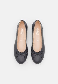 gabor navy ballet pumps