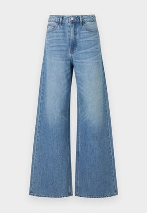 Jeans a gamba larga blu chiaro a vita alta con chiusura a bottoni e cerniera, tasche frontali e lieve scoloritura sulle cosce.