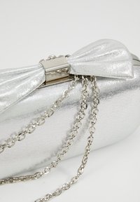 Mascara Kuvertväska - silver-coloured