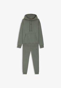 Wybrany, open grey sixteen