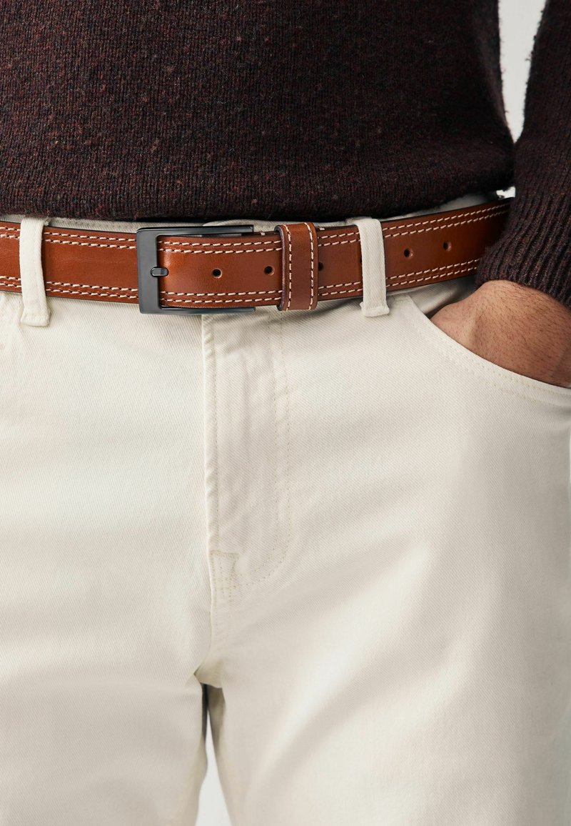 Next SIGNATURE BELT WITH CONTRAST STITCH DETAILING - REGULAR - Vyö - tan brown