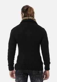 Cipo & Baxx Strickjacke - black