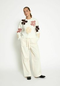 Desires Jumper - p cloud dancer print