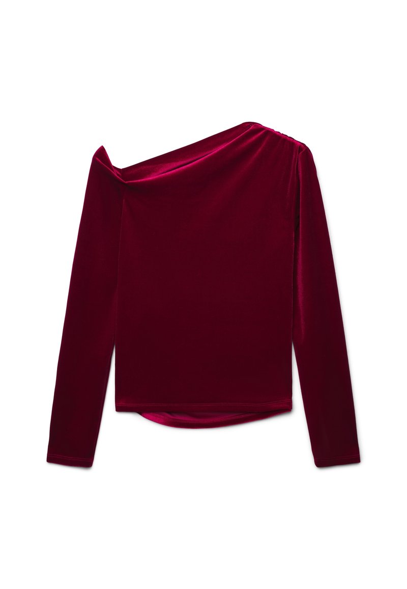 Top in velluto bordeaux a maniche lunghe con design a spalla unica e scollatura asimmetrica, esposto piatto su uno sfondo bianco.