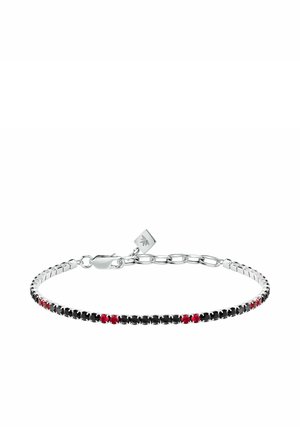 Bracciale d'argento con pietre nere e rosse alternate lungo la fascia, dotato di chiusura a moschettone e prolunga a catena per la regolazione.