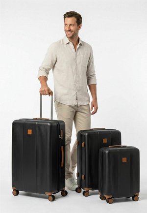 Bric's, FERRARA 4 ROLLEN KOFFERSET 3-TEILIG MIT DEHNFALTE 3 PACK UNISEX - Set di valigie - black