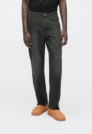 LOOSE CARPENTER - Vaqueros estilo carpintero - black