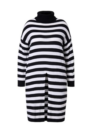 Raidallinen mustavalkoinen neulepusero, jossa on korkea kaulus ja etuleikkaus, laskeutuvat olkapäät ja pitkät hihat.