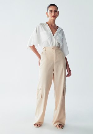JENAE PANTS - Pantaloni cargo - sand