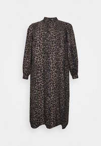 Robe longue à boutons en tissu noir avec un motif imprimé léopard dans des nuances de brun. Des manches bouffantes et un col mandarin viennent compléter le design.