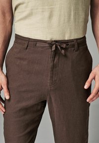 Next REGULAR FIT LINEN STRAIGHT LEG DRAWSTRING - Chino - brown