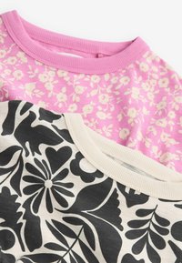 Next SHORT SLEEVE 2 PACK REGULAR FIT - Pulóverruha - black  white  pink floral print