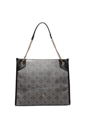 Tasche mit grauem gemustertem Äußeren, schwarzen Lederelementen und goldenen Kettenhenkeln. Besitzt geometrische Designs auf dem Stoff.