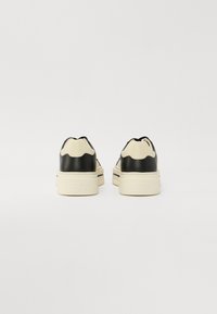 Copenhagen Studios Tenisice - black/cream beige