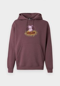 Sweat à capuche bordeaux avec une poche avant, présentant un graphisme coloré imprimé d'un personnage et le texte "Volcom". Confectionné en tissu doux.
