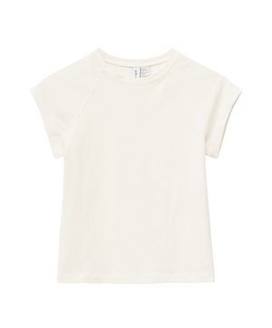 Schlichtes weißes T-Shirt mit kurzen Raglanärmeln und Rundhalsausschnitt, flach liegend vor weißem Hintergrund dargestellt.