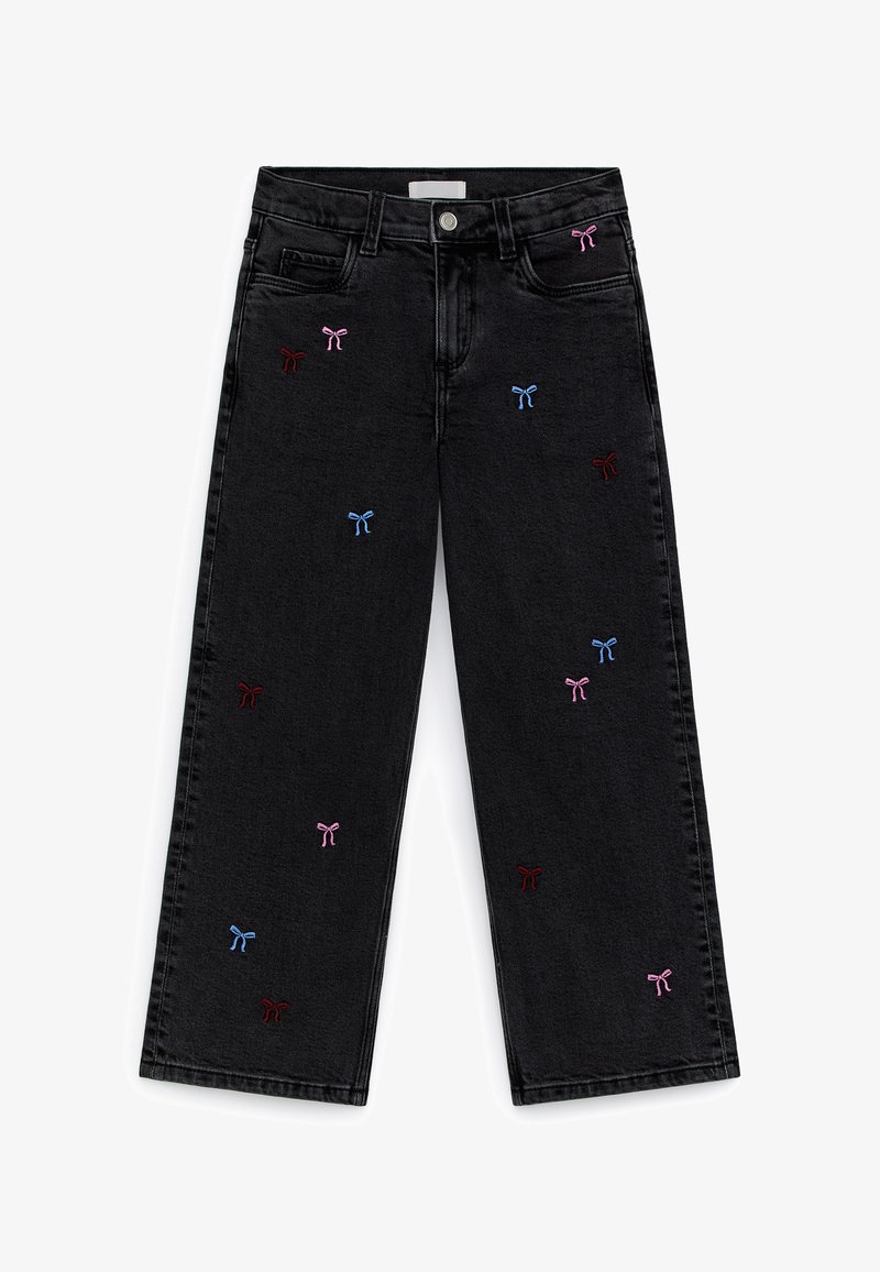 Jean noir à jambes larges avec broderies de nœuds roses, bleus et rouges dispersées sur le devant et design classique à cinq poches.