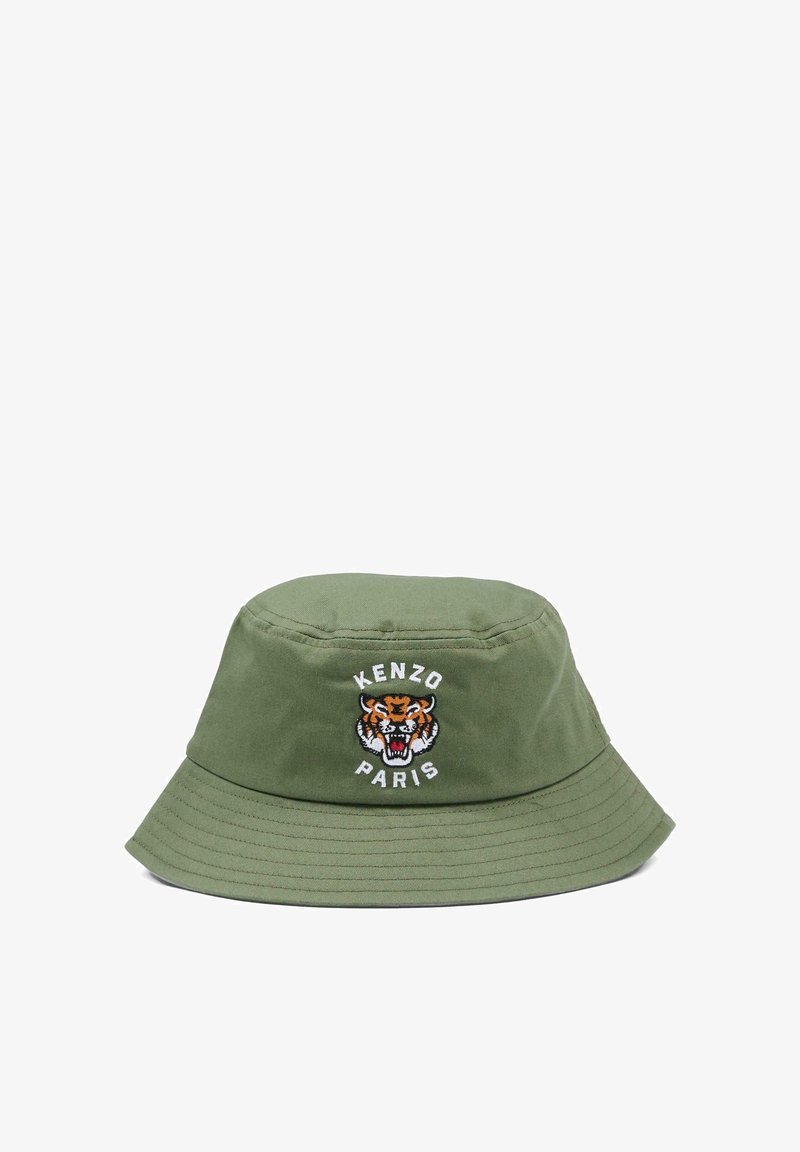 Chapeau bob en coton vert avec un tigre brodé et le texte « KENZO PARIS », doté d'un large bord incliné vers le bas et d'un tissu texturé.