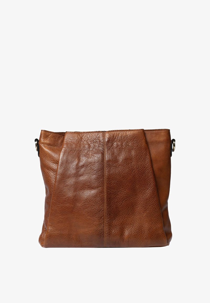 Braune Ledertasche mit strukturierter Oberfläche, die ein zweifarbiges Design und eine minimalistische Form aufweist. Inklusive metallischer Beschläge.