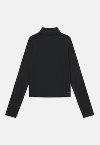 Svart langermet topp med høy krage, tettsittende design, jevn tekstur og blå aksent nær kanten. Minimalistisk bakutsikt.