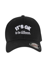 Schwarze Baseballmütze aus Stoff mit weißem, gesticktem Text "Es ist in Ordnung, anders zu sein." Mit rundem Visor und einstellbarem Rücken.