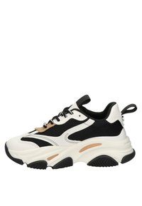 Sneaker chunky con tomaia in rete nera, sovrapposizioni in sintetico bianche e dettagli color sabbia. Presentano una suola spessa bianca e nera con battistrada testurizzato.