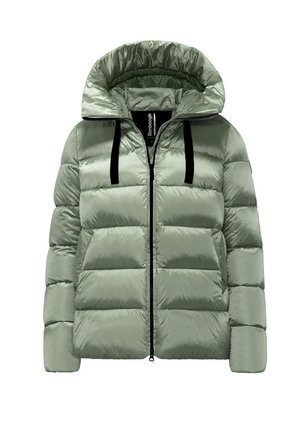 Padded jacket w kolorze jasnej zieleni, o błyszczącej powierzchni, z kapturem, czarnym zamkiem błyskawicznym i akcentami w postaci sznurków. Całość pokryta kwadratowym pikowaniem.