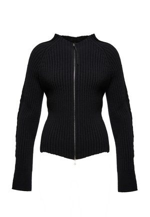 Maglione nero a coste con colletto piccolo, maniche lunghe e zip anteriore. Presenta un design aderente e un materiale strutturato.