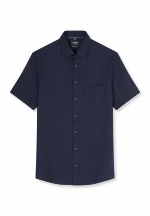 Marineblaues Kurzarm-Hemd mit Knopfleiste, Kragen und einer einzelnen Brusttasche, flach auf weißem Hintergrund präsentiert.