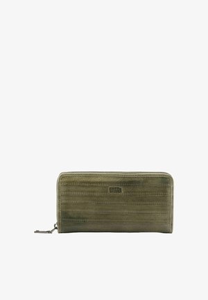Portefeuille rectangulaire en cuir vert olive avec des lignes horizontales cousues et une fermeture éclair, marqué du logo "Freds Bruder" au centre avant.