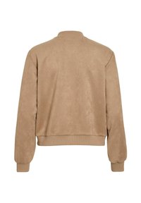 Kreemikas bomberjakk pehme, seemisnahkse tekstuuriga. Soonilised krae, varrukasuu ja alumine äär; selg ilma kaunistusteta.