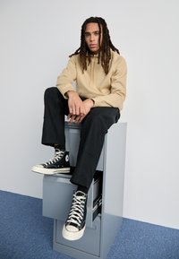 Thumbnail Image 3