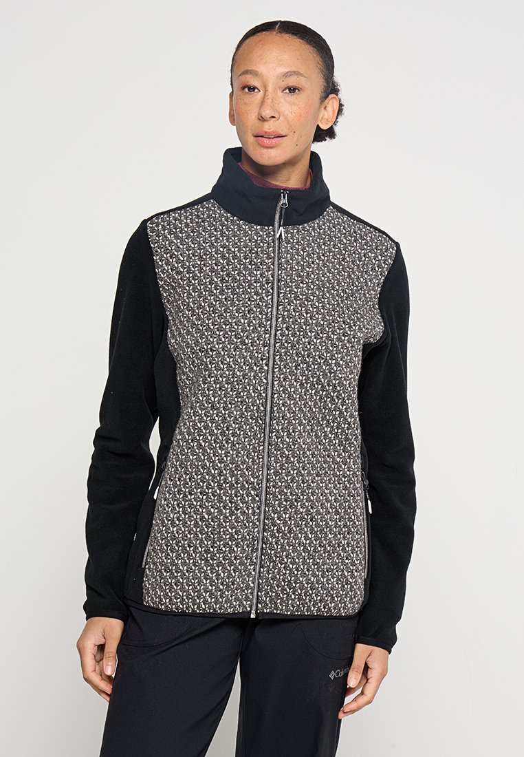 Fleecejacke mit einer strukturierten grauen Vorderseite und schwarzen Ärmeln, einem hohen Kragen und einem Reißverschluss über die gesamte Länge.