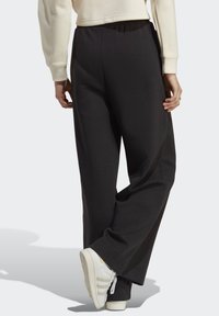 adidas Originals ADICOLOR NEUCLASSICS - Joggebukse - black