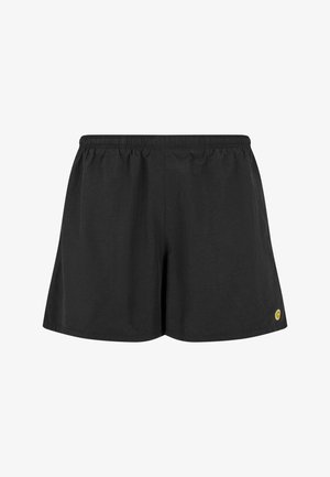 Fekete rövidnadrág, könnyű anyagból készült, rugalmas derékkal és egy kis sárga logóval az alsó oldalon.