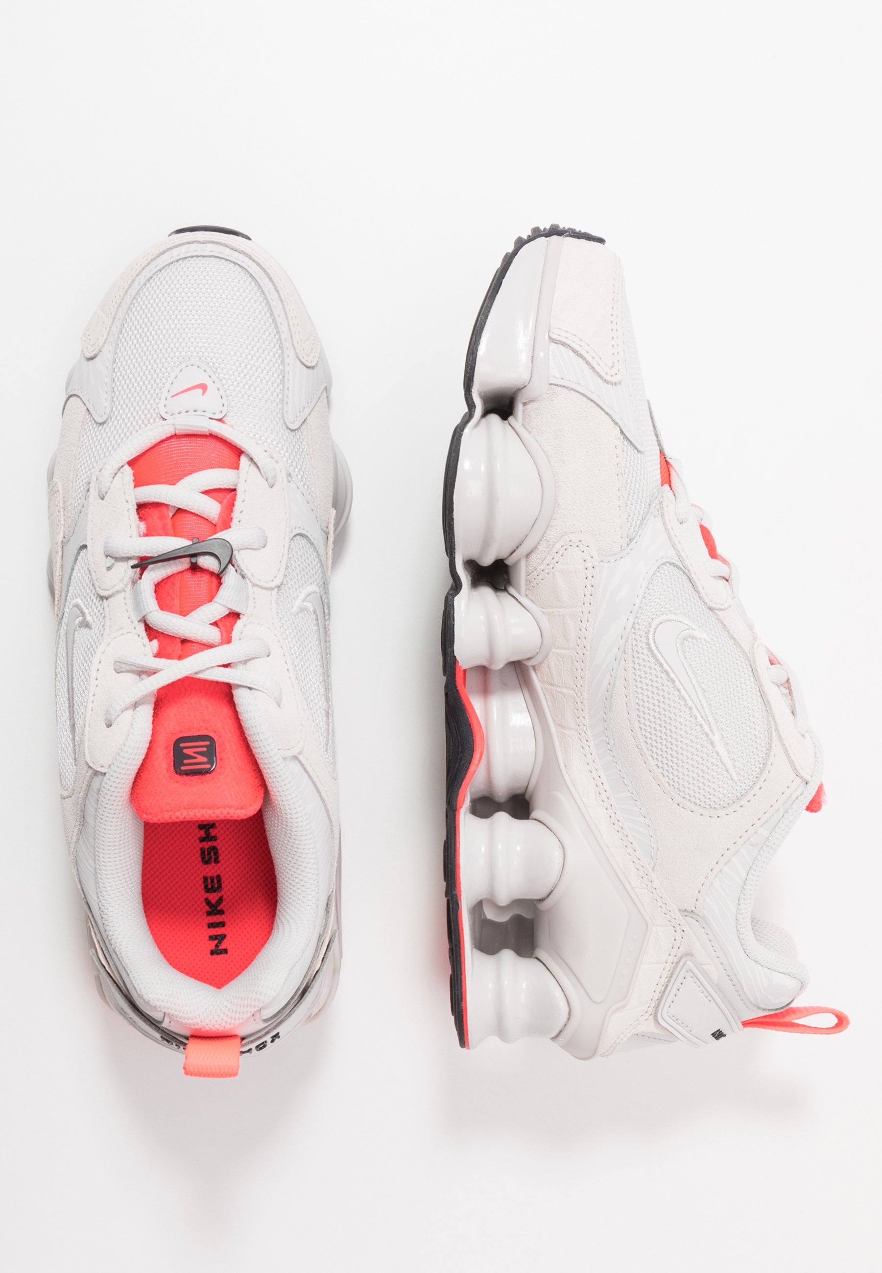 nike sportswear shox