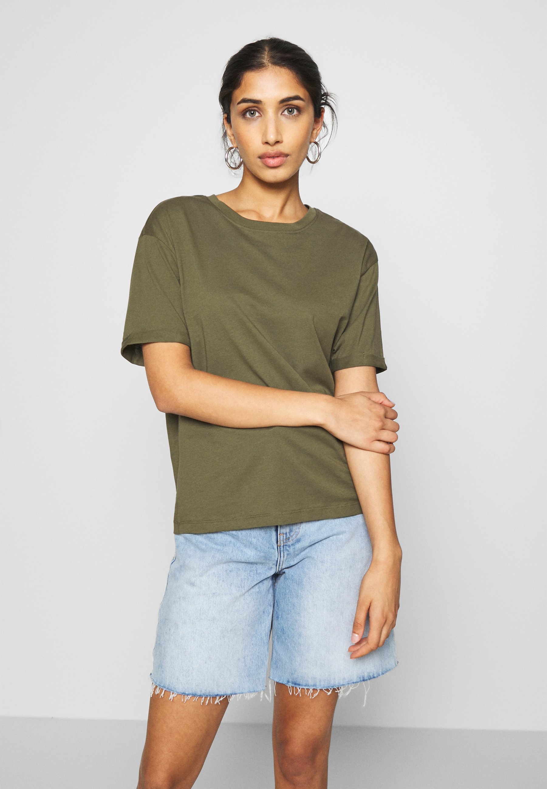 Olivengrønne T skjorter & topper | Dame | Nye overdeler på T skjorter & topper | Dame | Nye overdeler på Zalando