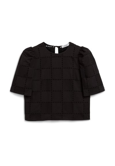 Blusa nera a maniche corte con motivo a griglia quadrata e dettagli in occhiello. Presenta un collo rotondo e una chiusura a occhiello sul retro.