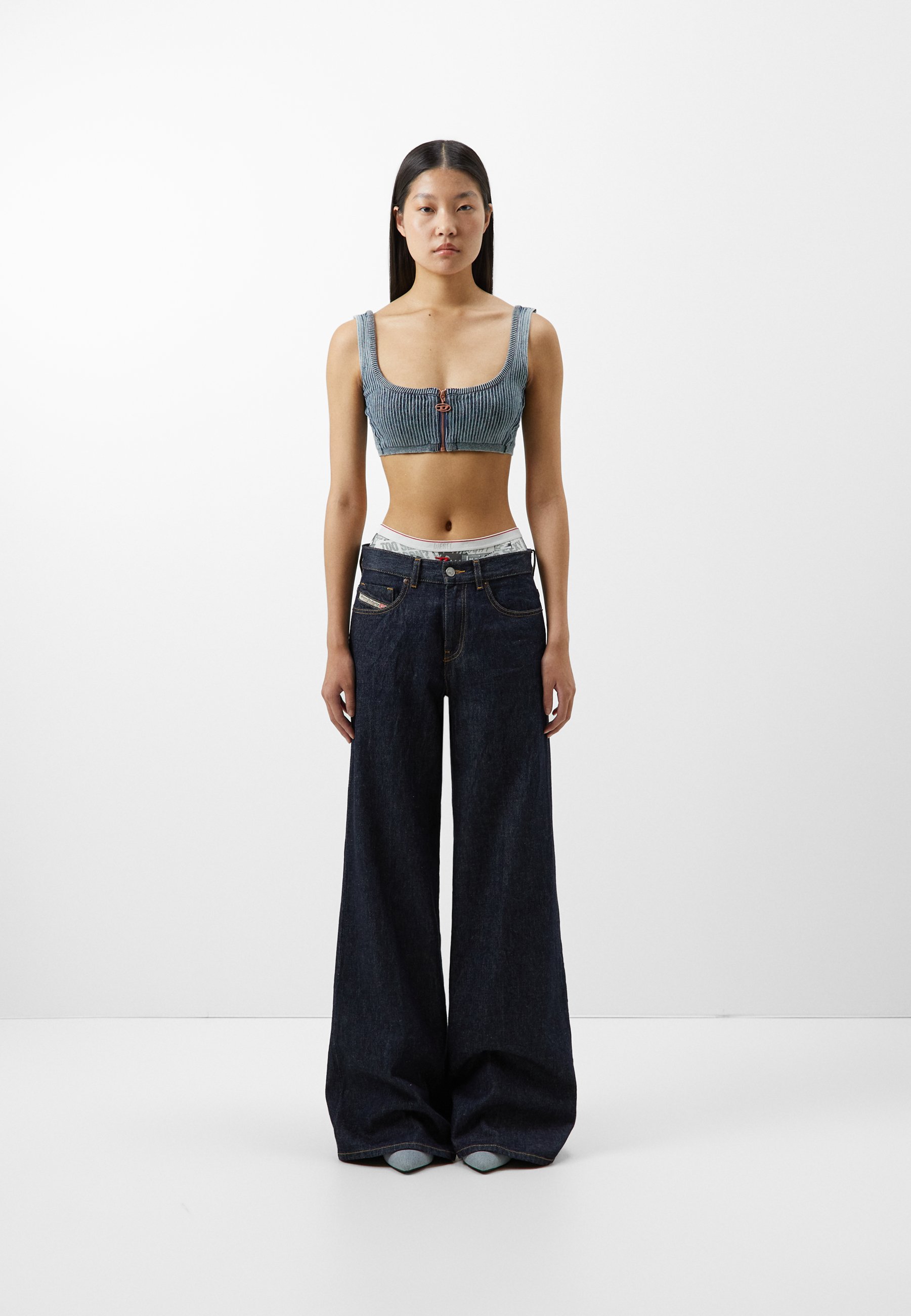 Diesel 1978 DIESEL LIBRARY - Flared Jeans - denim/black denim  