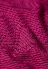 Cecil Maglione - pink