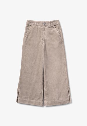Beige corduroy broek met een wijde pijpdesign, voorzien van voorzakken en zij-splitten aan de zoom. De stof heeft een gestructureerd ribbelpatroon.