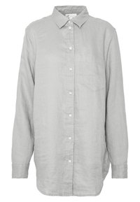 Camisa abotonada de color gris claro hecha de lino, con cuello, mangas largas, un bolsillo en el pecho y una textura sutil, que presenta un dobladillo recto.