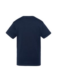Camiseta de algodón azul marino, de manga corta, cuello redondo, espalda lisa, textura suave, sin logotipos ni patrones visibles.