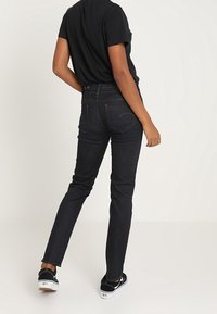G-STAR Vaqueros rectos - rinsed denim
