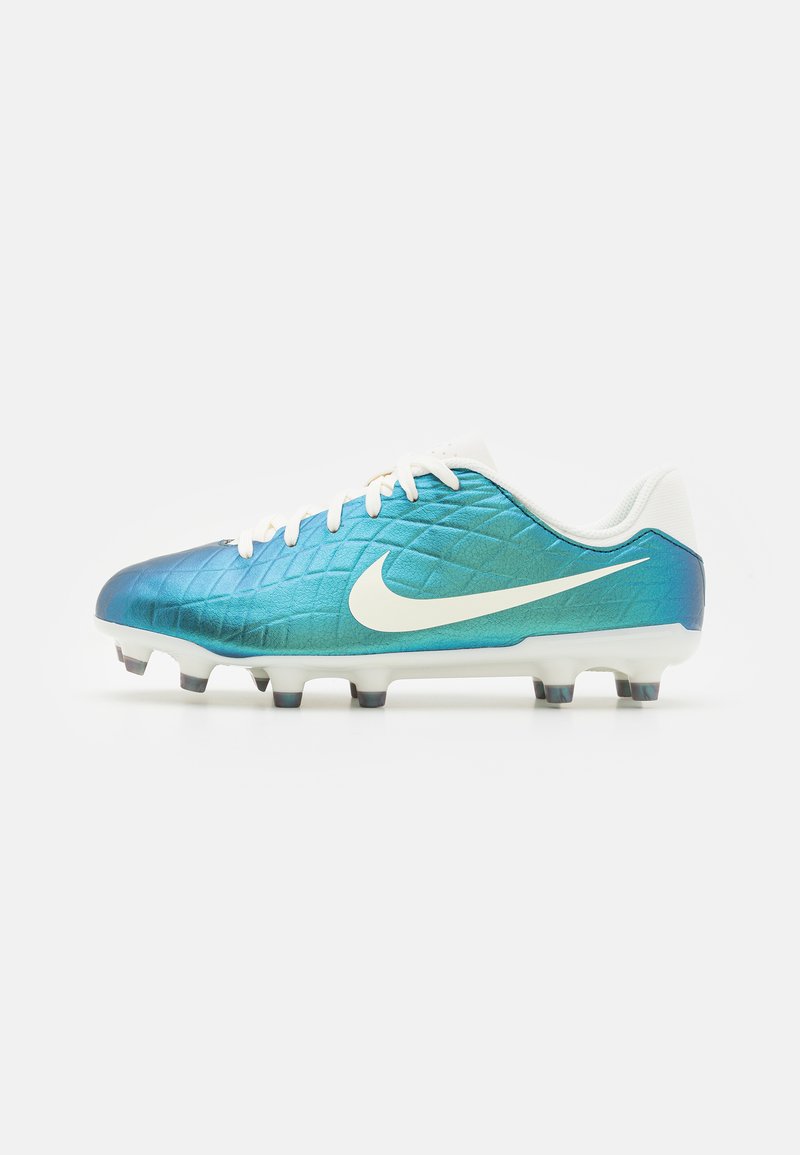 Scarpe da calcio Nike in gradiente blu e verde, con una parte superiore testurizzata, dettagli bianchi e lacci bianchi; tacchetti stampati sulla suola.