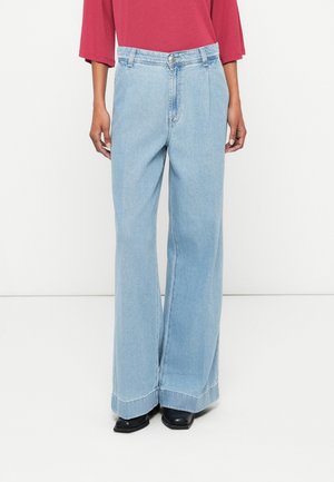 PLEATED TROUSER LIGHTWEIGHT  - Wide Leg - light blue denim