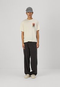 Jack & Jones JORORACLE TEE CREW NECK - T-shirts print - buttercream