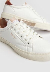 Pepe Jeans KENTON CLASS W - Zapatillas - white